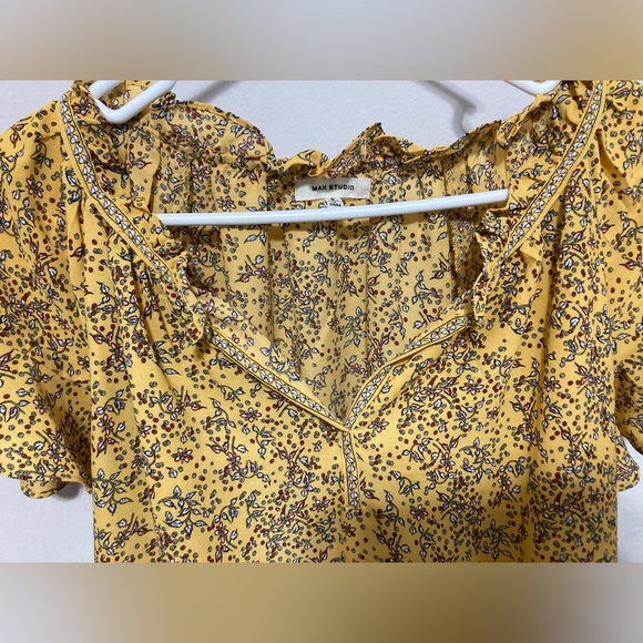Max Studio floral blouse - Picture 3 of 5